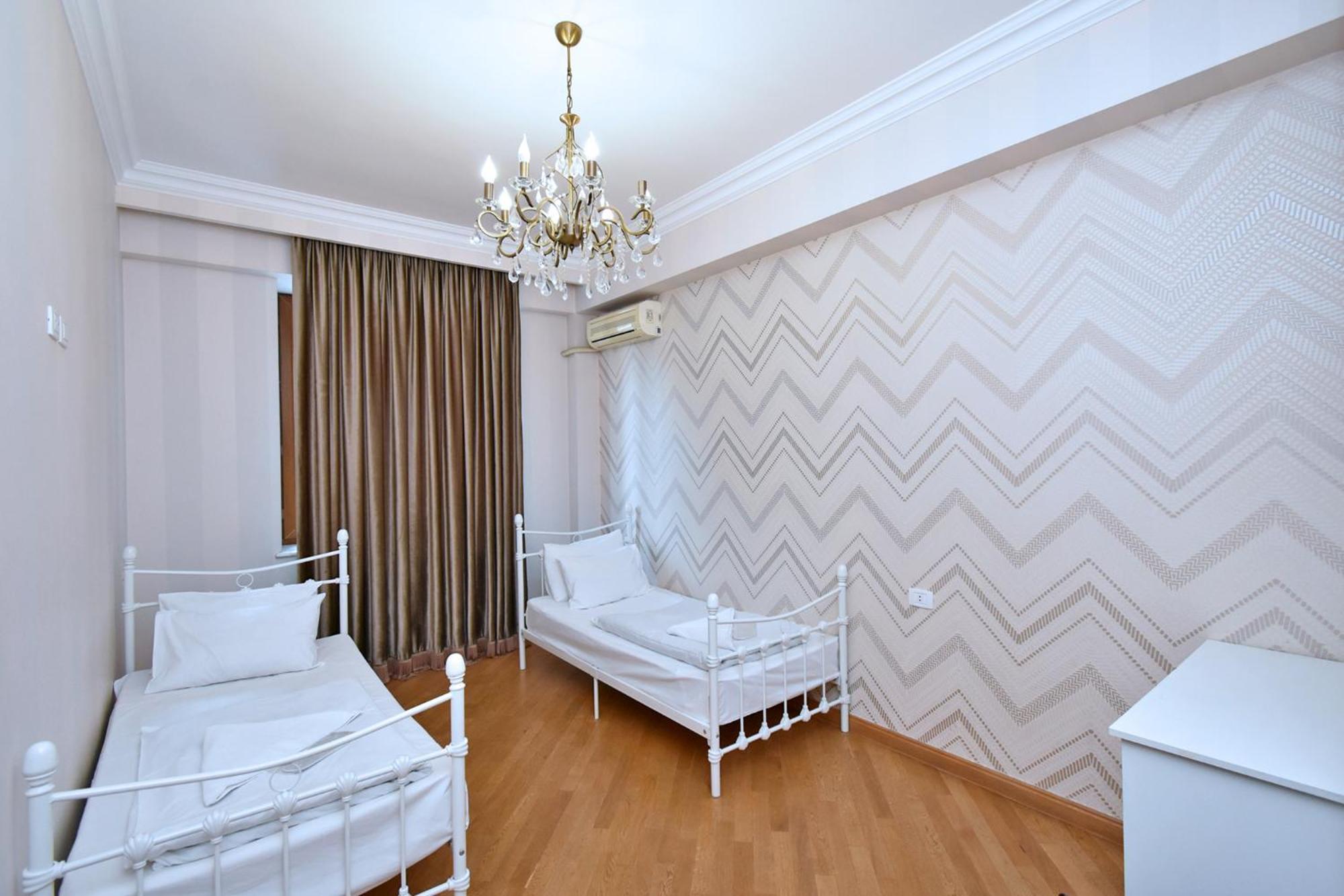 3 Bedrooms 2 Bathrooms Lux Apartment Near Republic Square With Balcony Yerevan Exterior photo